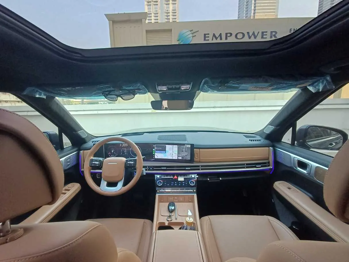 Car image 17