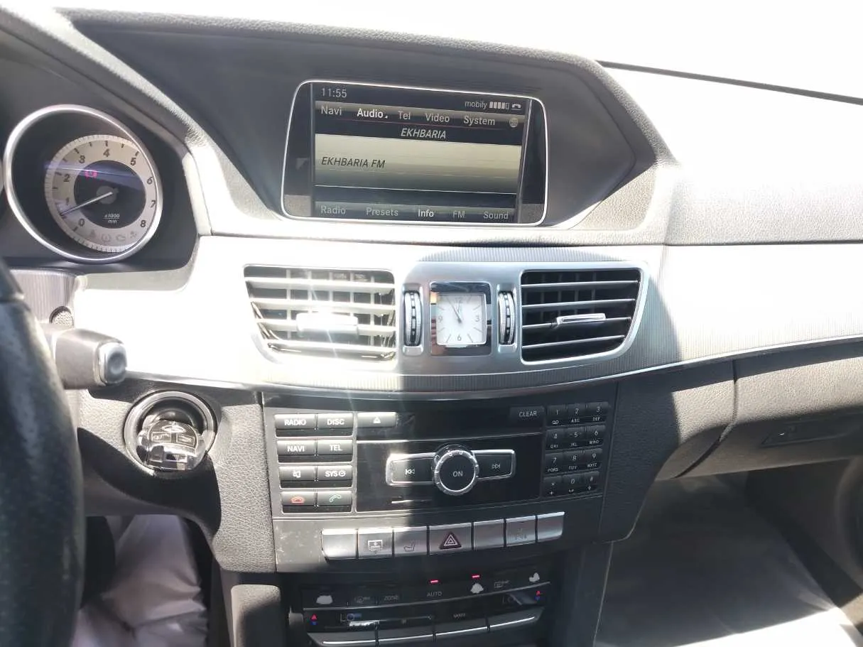 Car image 27