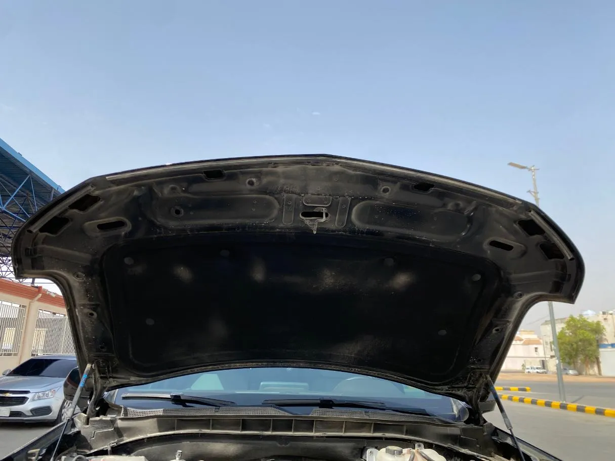 Car image 30
