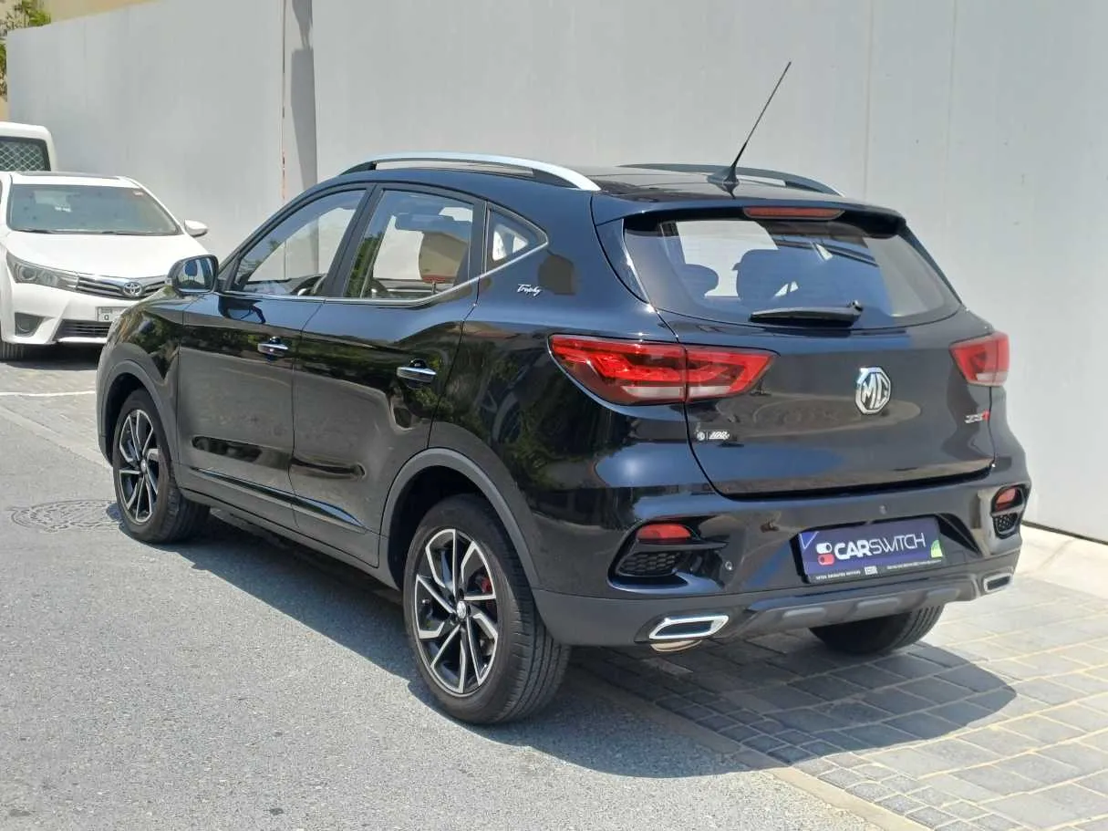 Car image 5