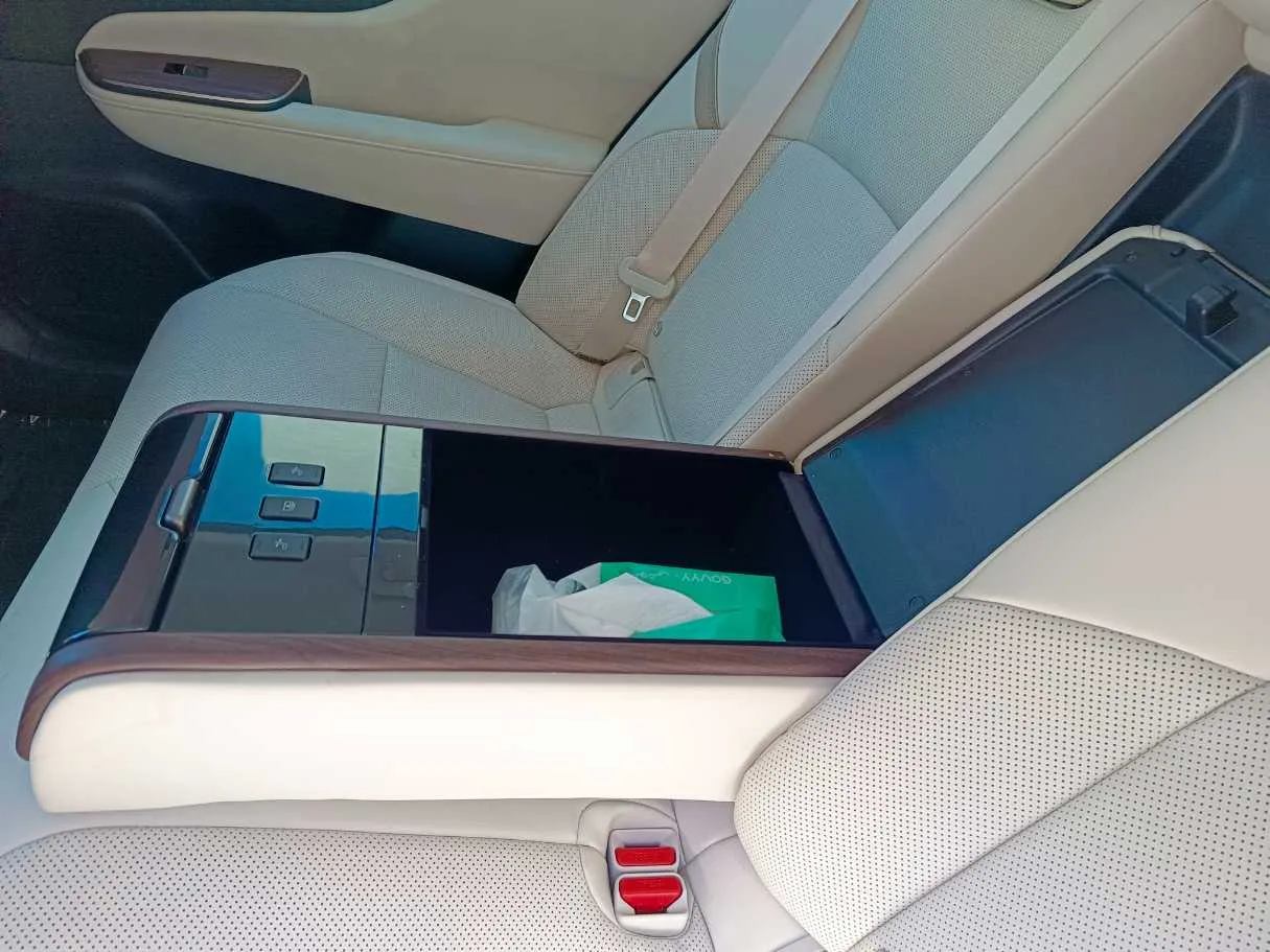 Car image 39