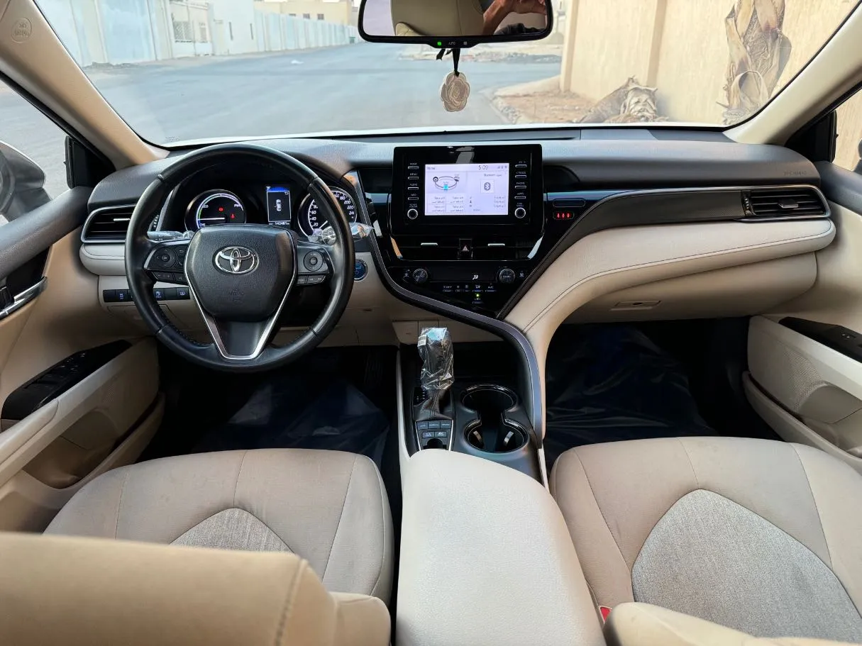 Car image 16