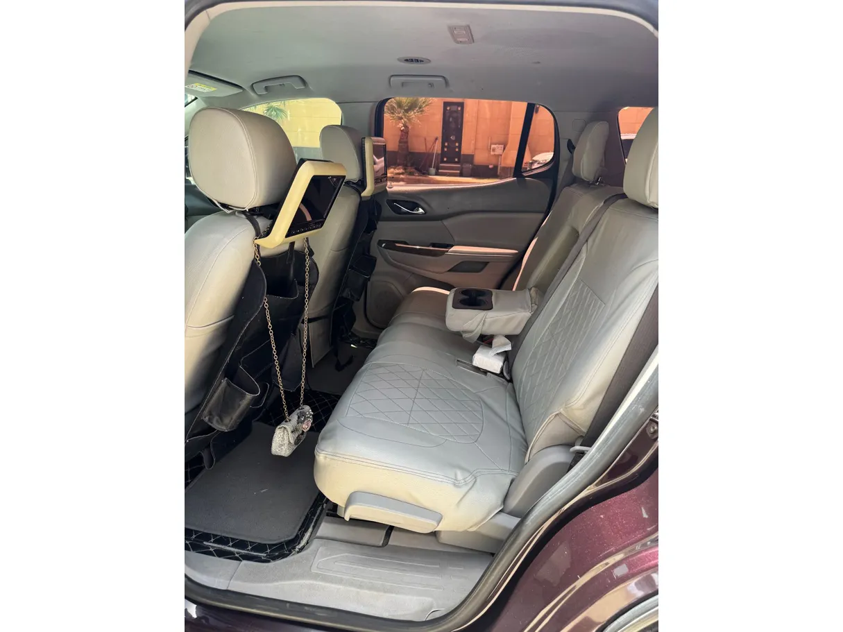 Car image 13