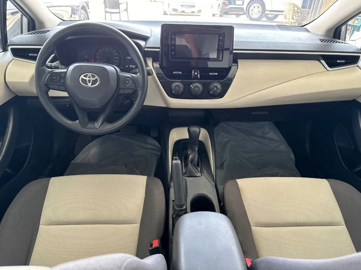 Car image 13