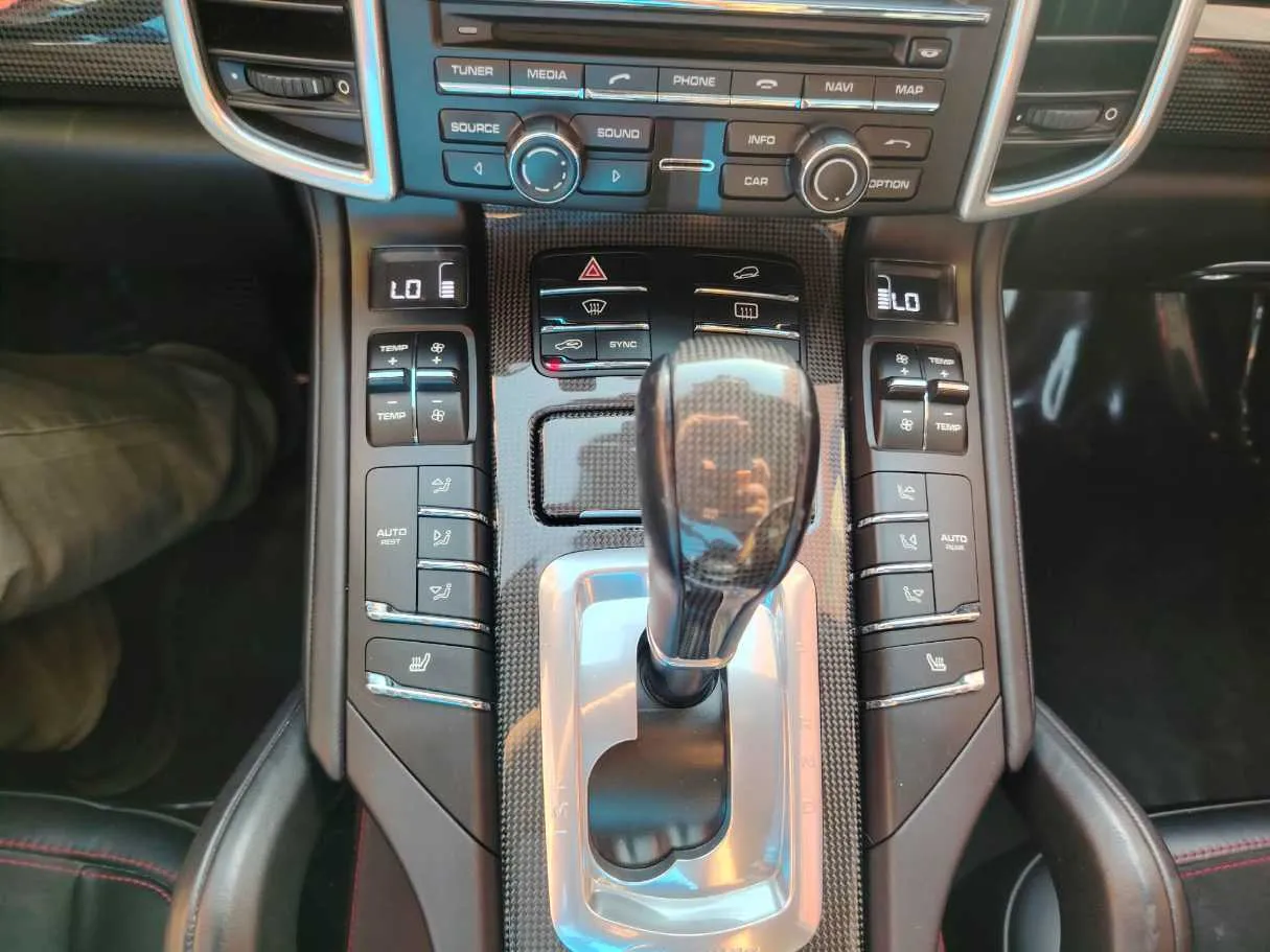 Car image 22