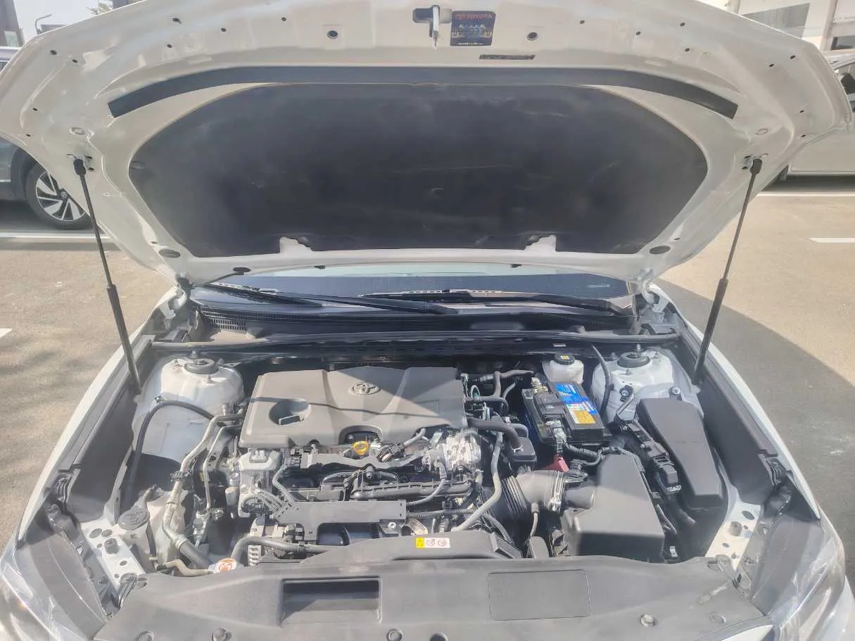 Car image 30