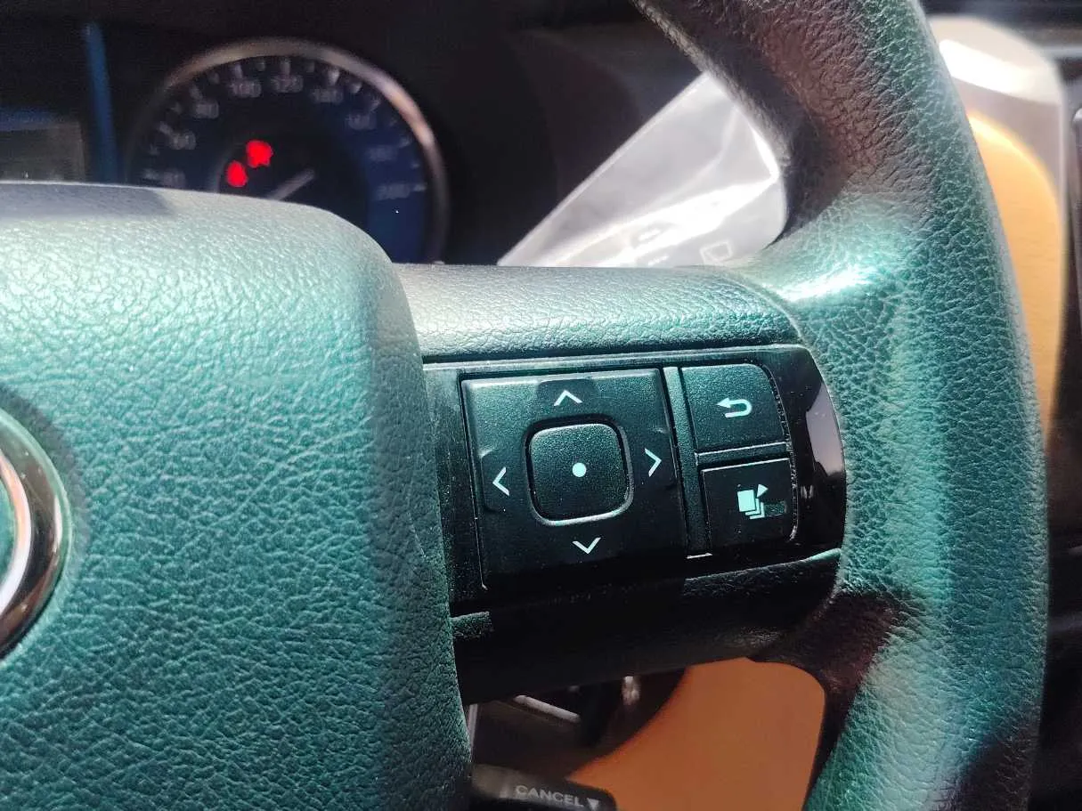 Car image 24