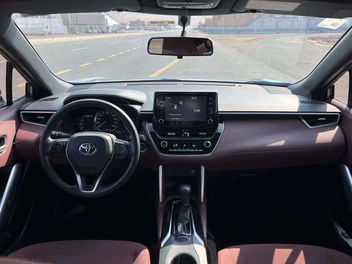 Car image 14