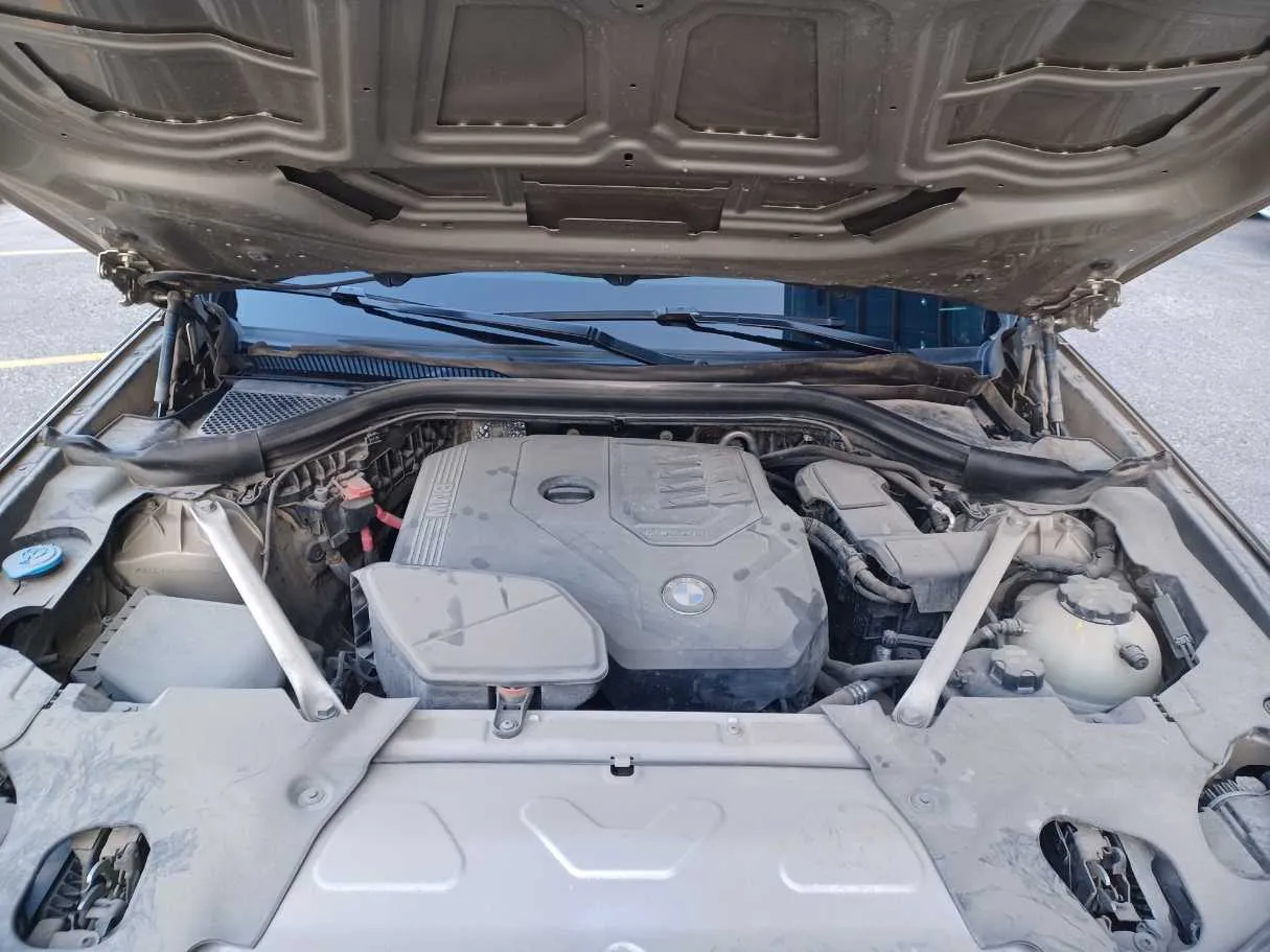 Car image 26