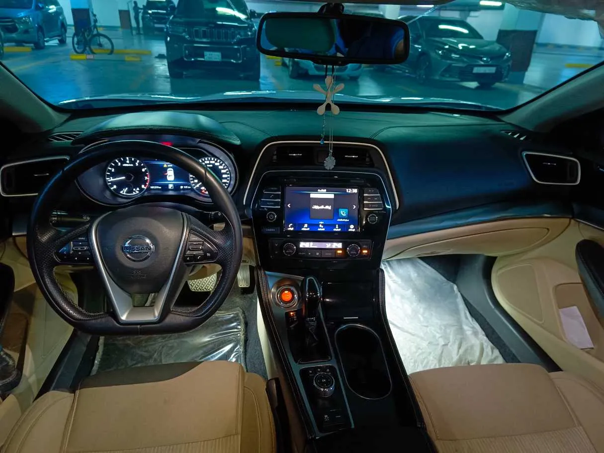 Car image 20
