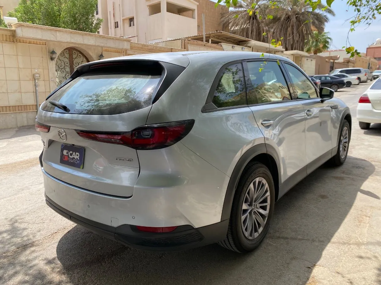 Car image 5