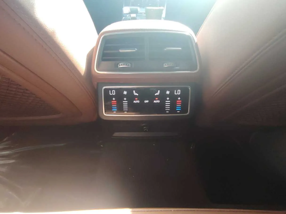 Car image 31