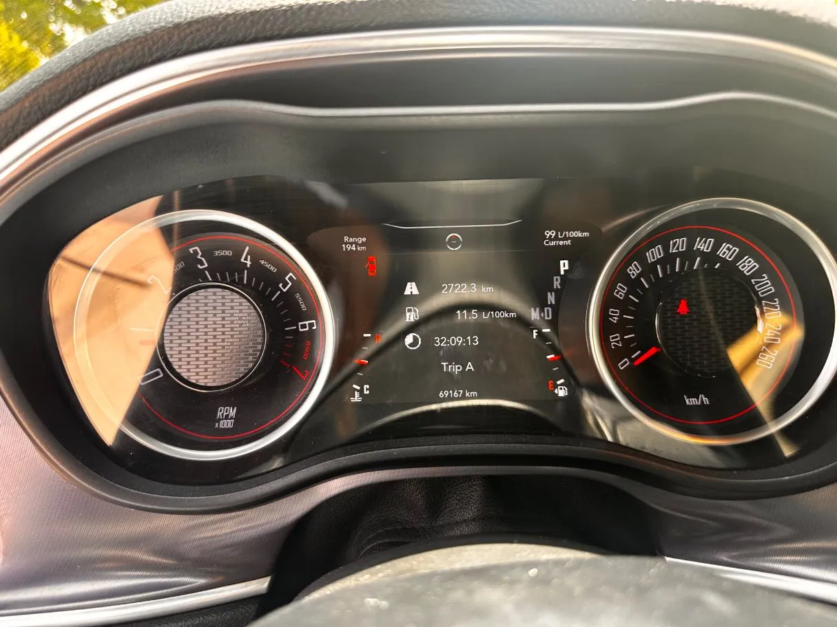 Car image 18