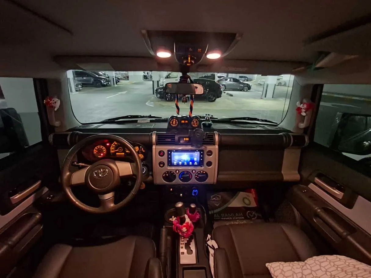 Car image 13