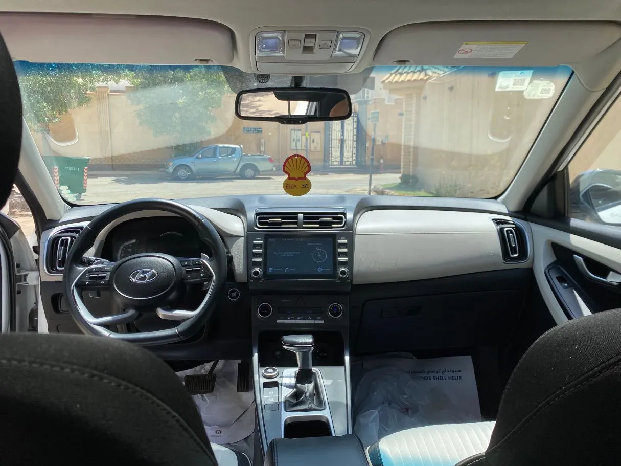 Car image 15