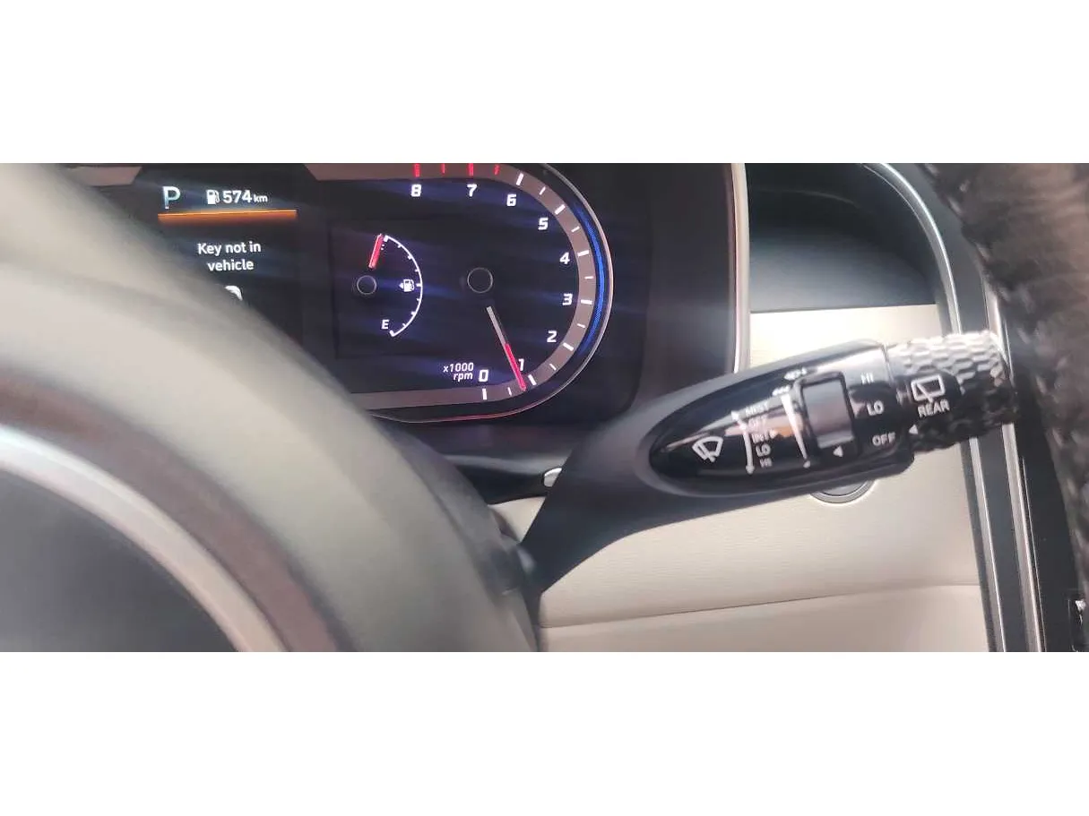 Car image 25