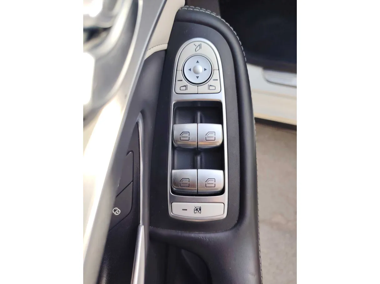 Car image 29