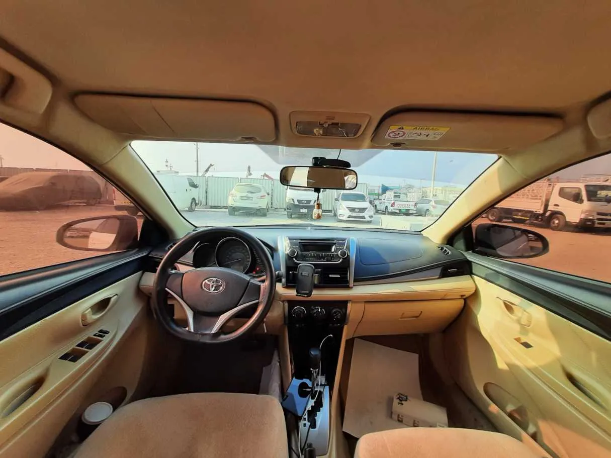 Car image 17