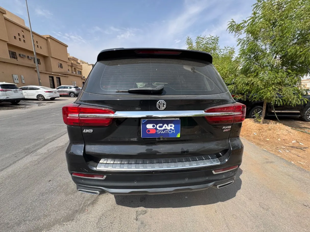 Car image 5