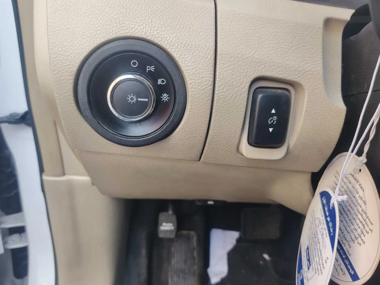 Car image 33
