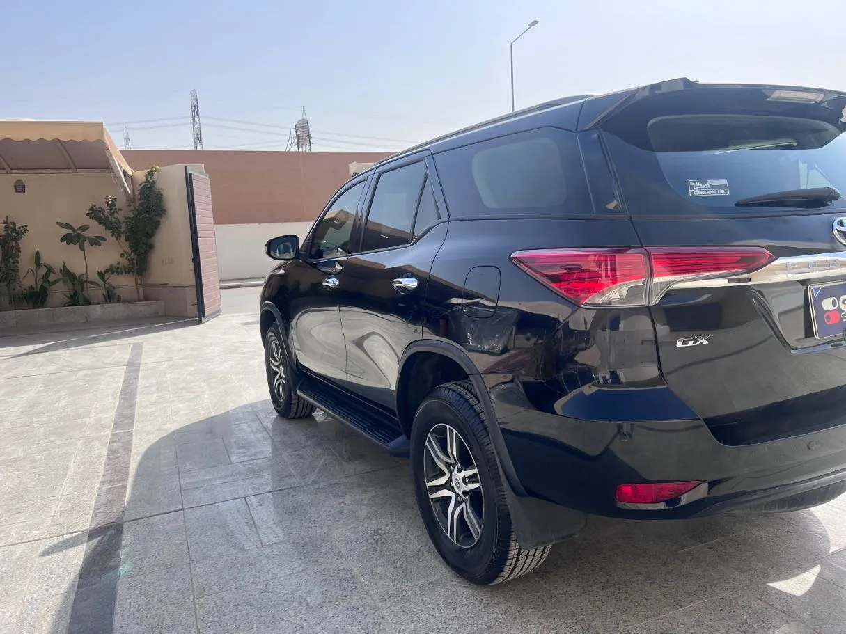 Car image 7