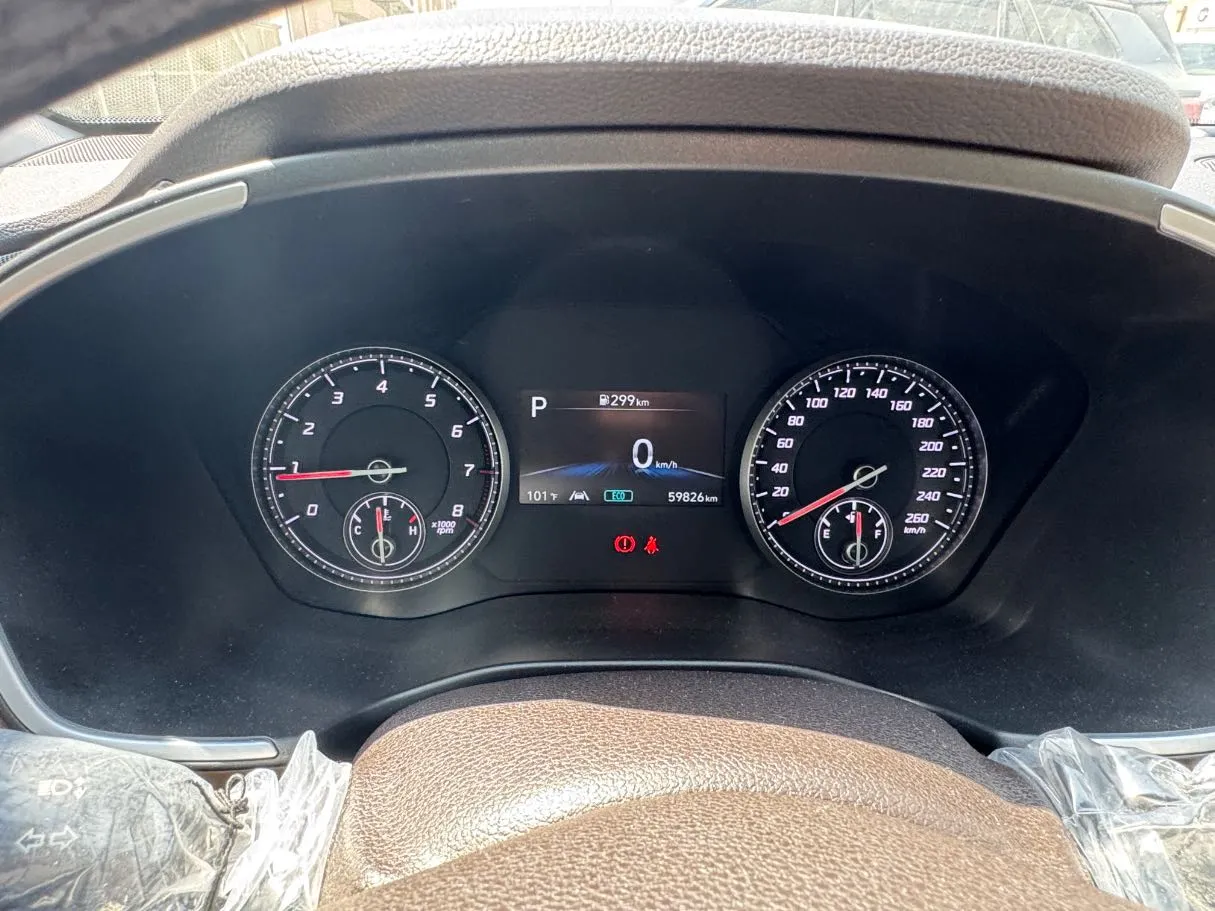 Car image 19