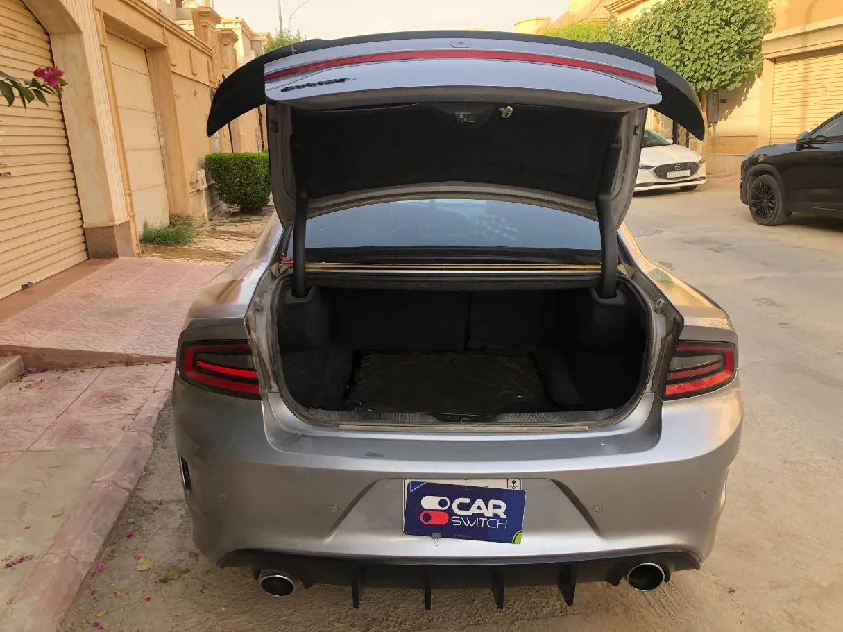 Car image 20