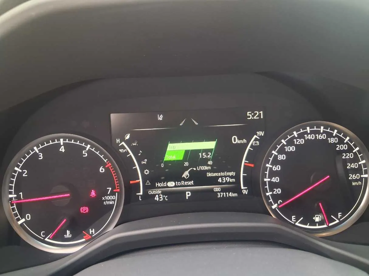 Car image 19