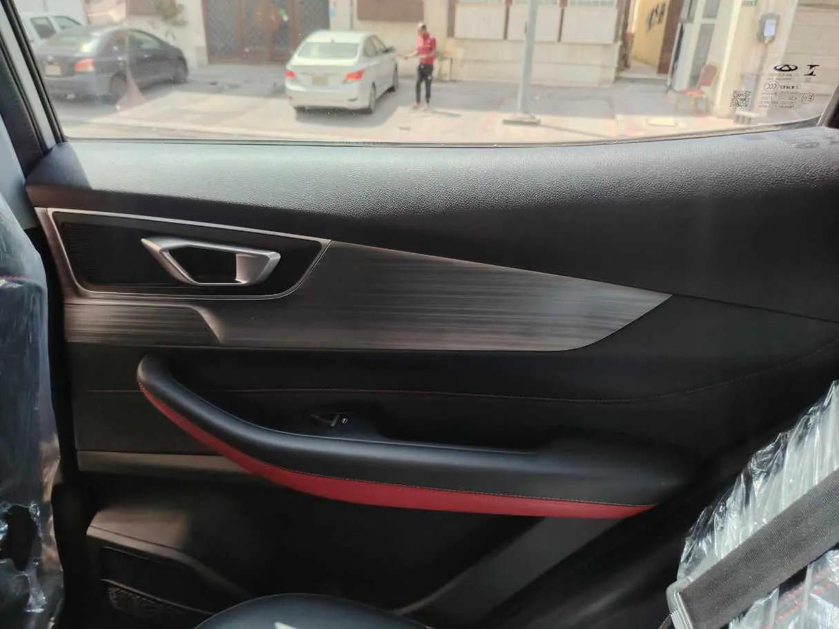Car image 36