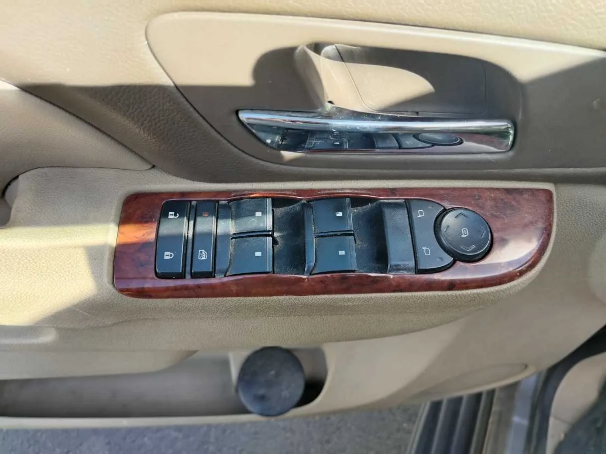 Car image 33