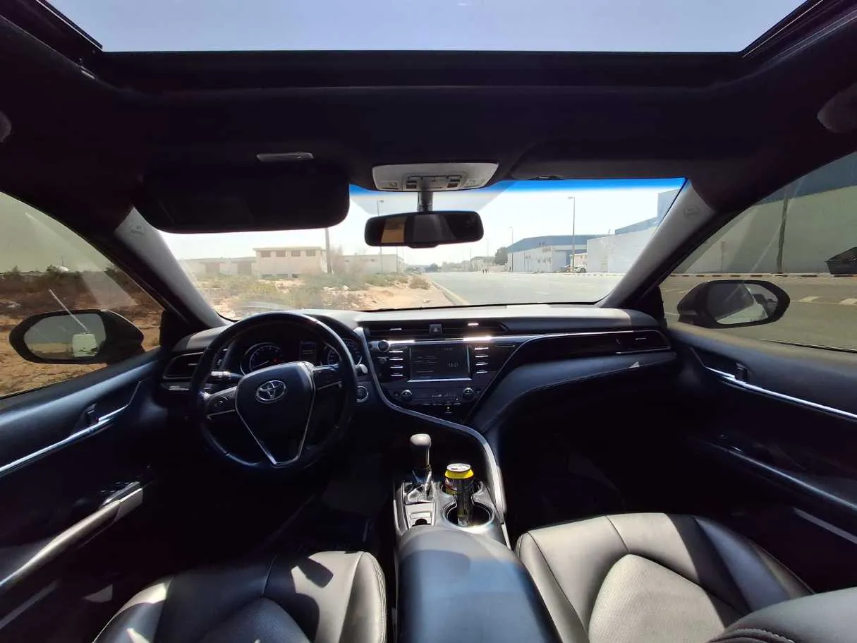 Car image 18