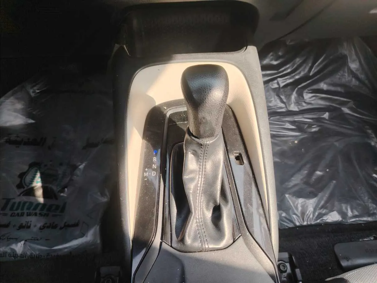Car image 19