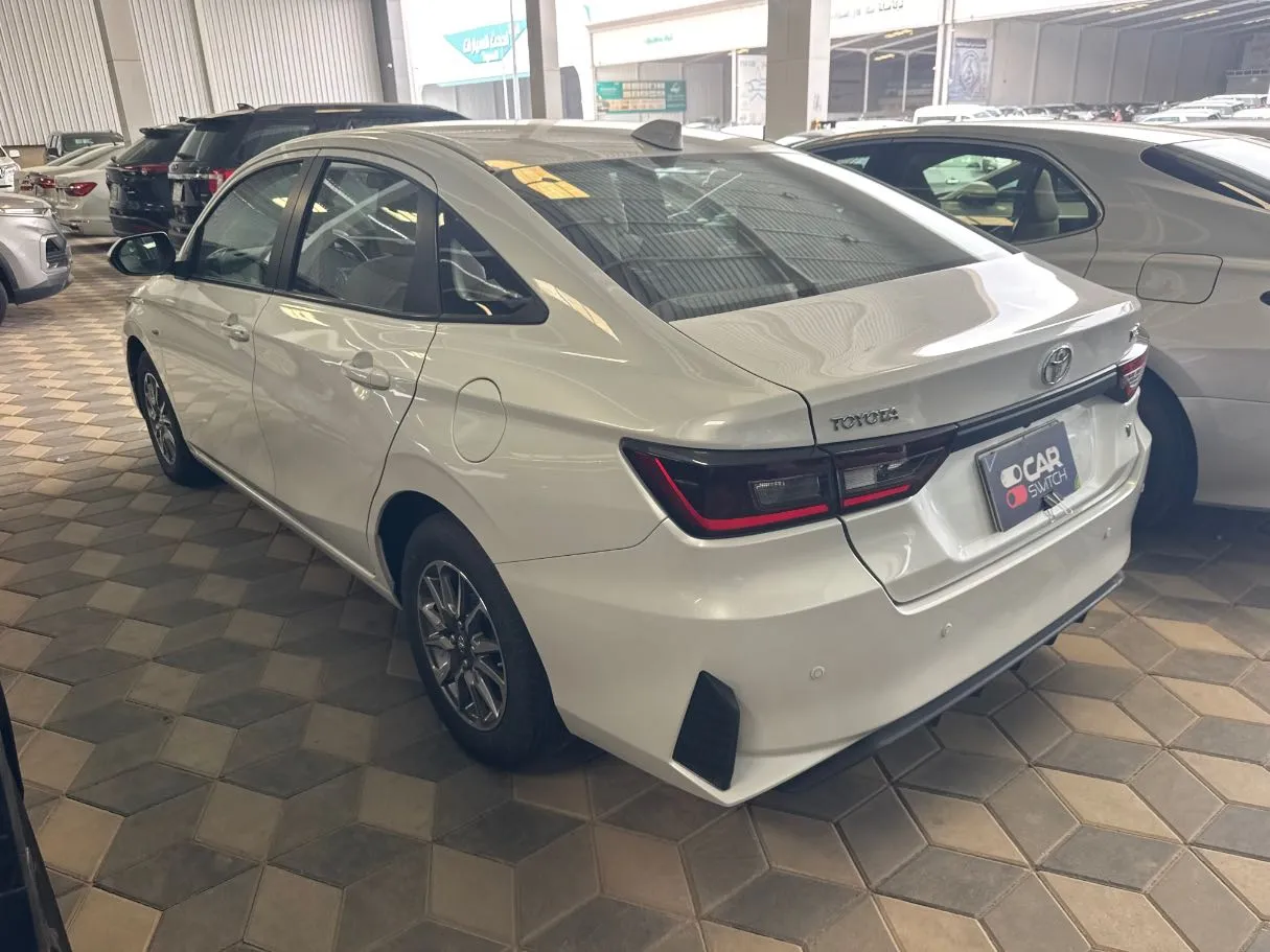 Car image 6