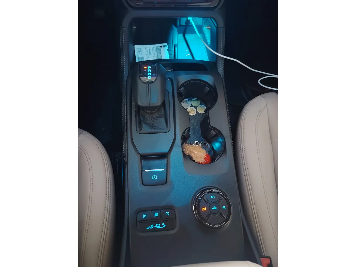 Car image 19