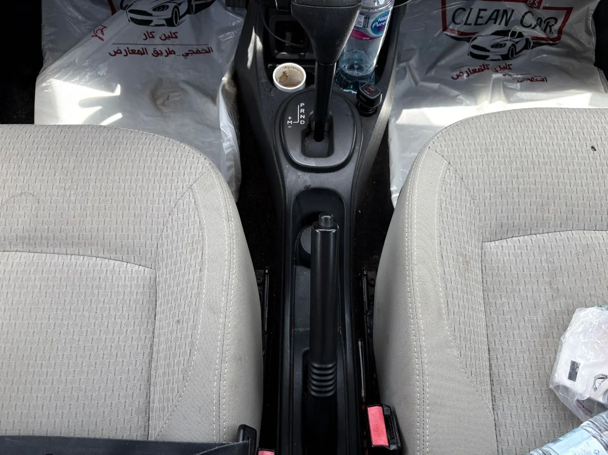 Car image 19