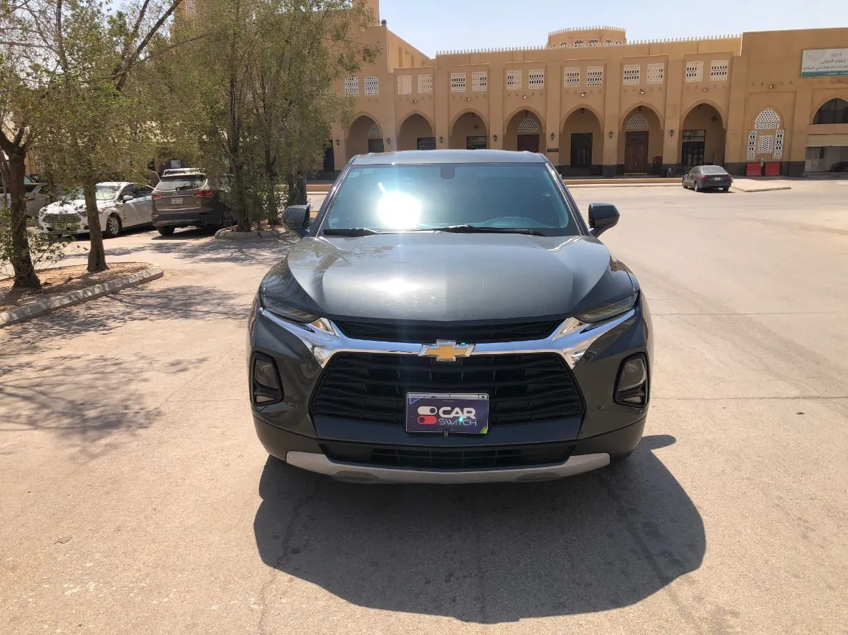 Car image 2