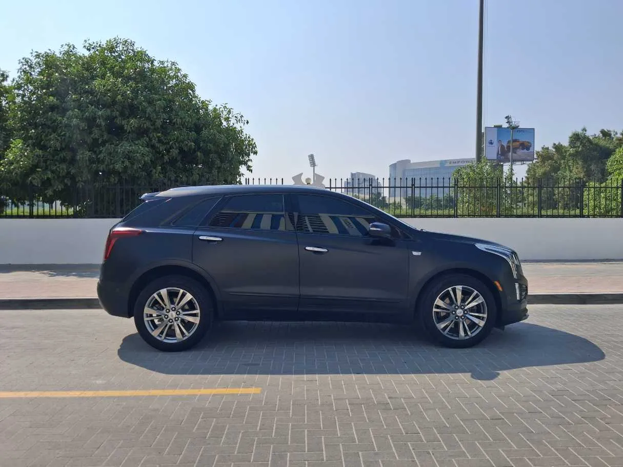 Car image 3