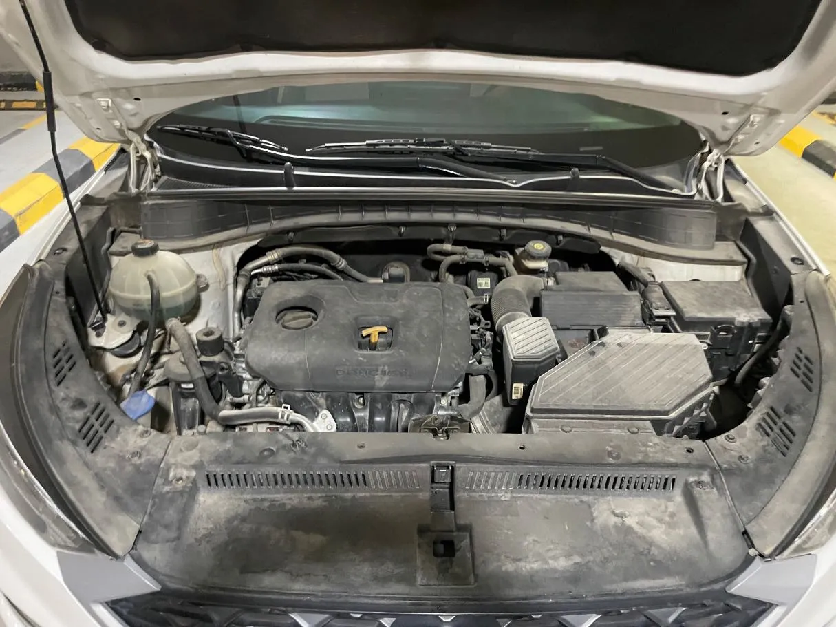 Car image 24