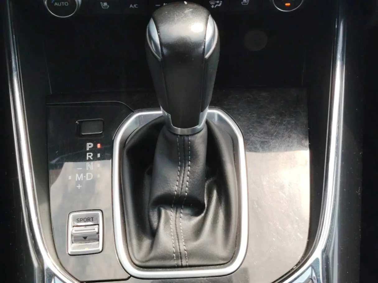Car image 20