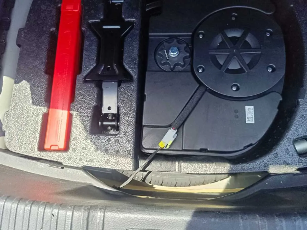 Car image 33