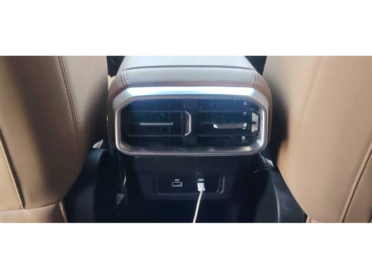 Car image 29