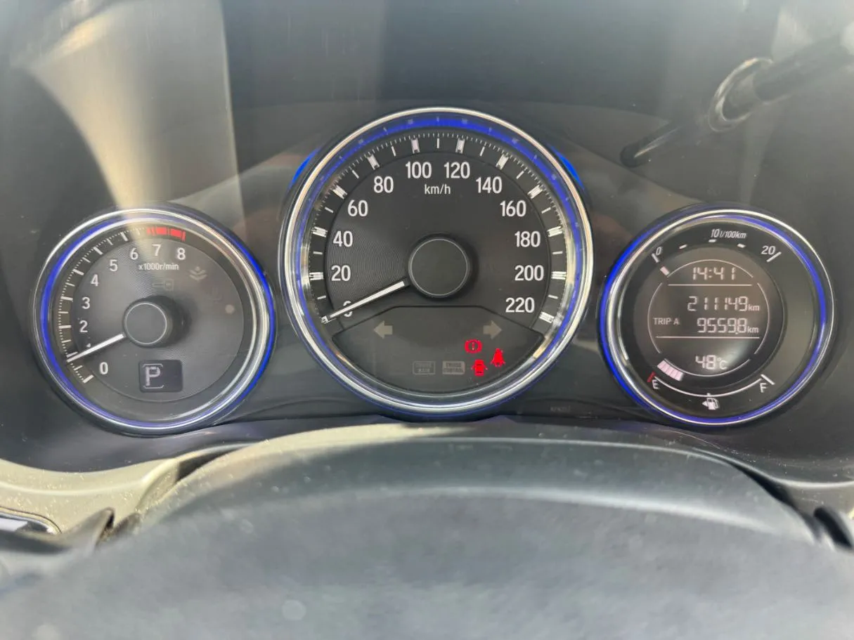 Car image 18