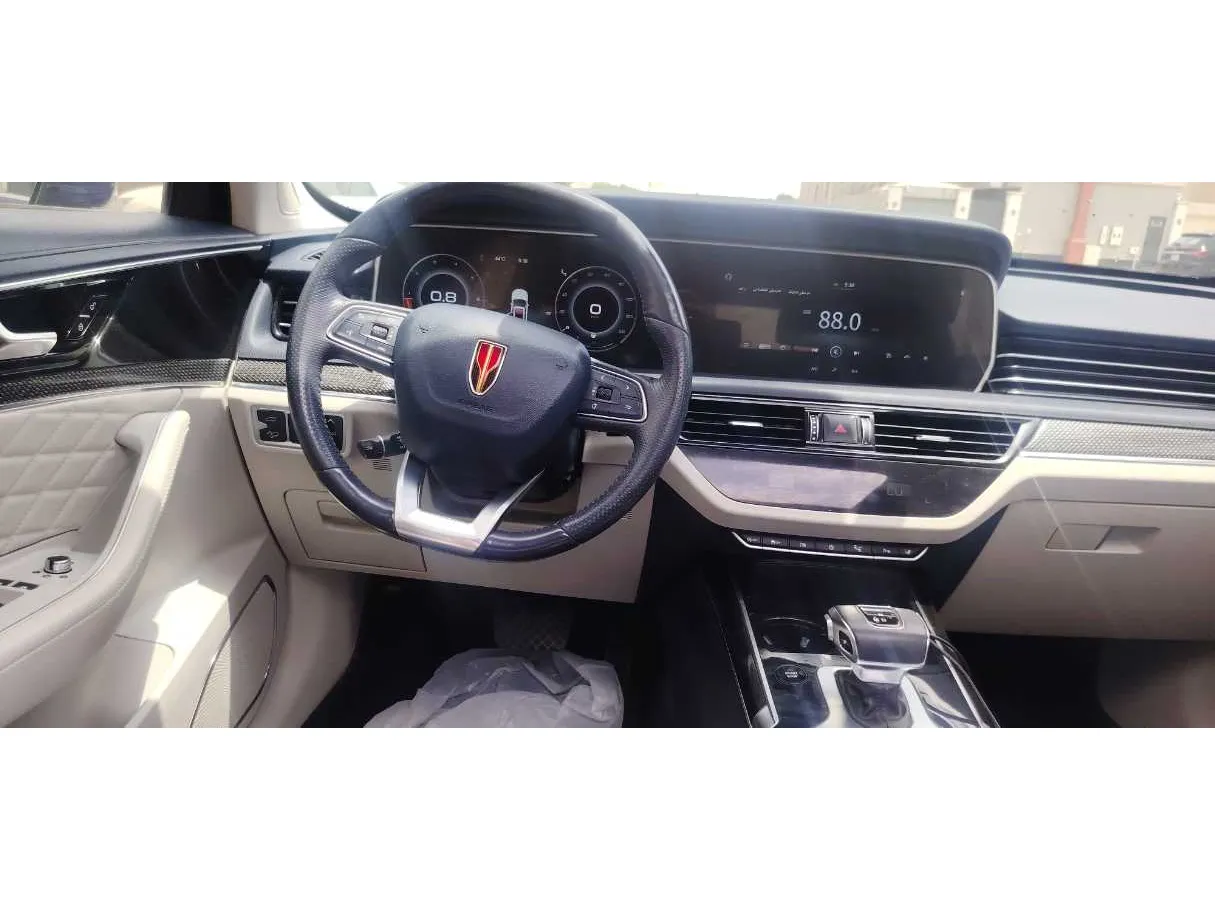 Car image 18