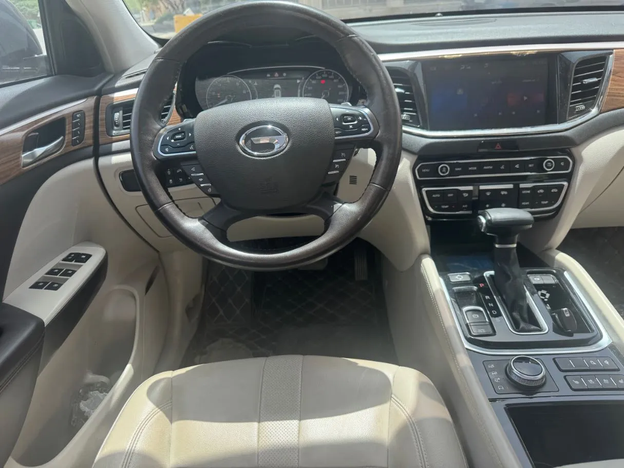 Car image 16