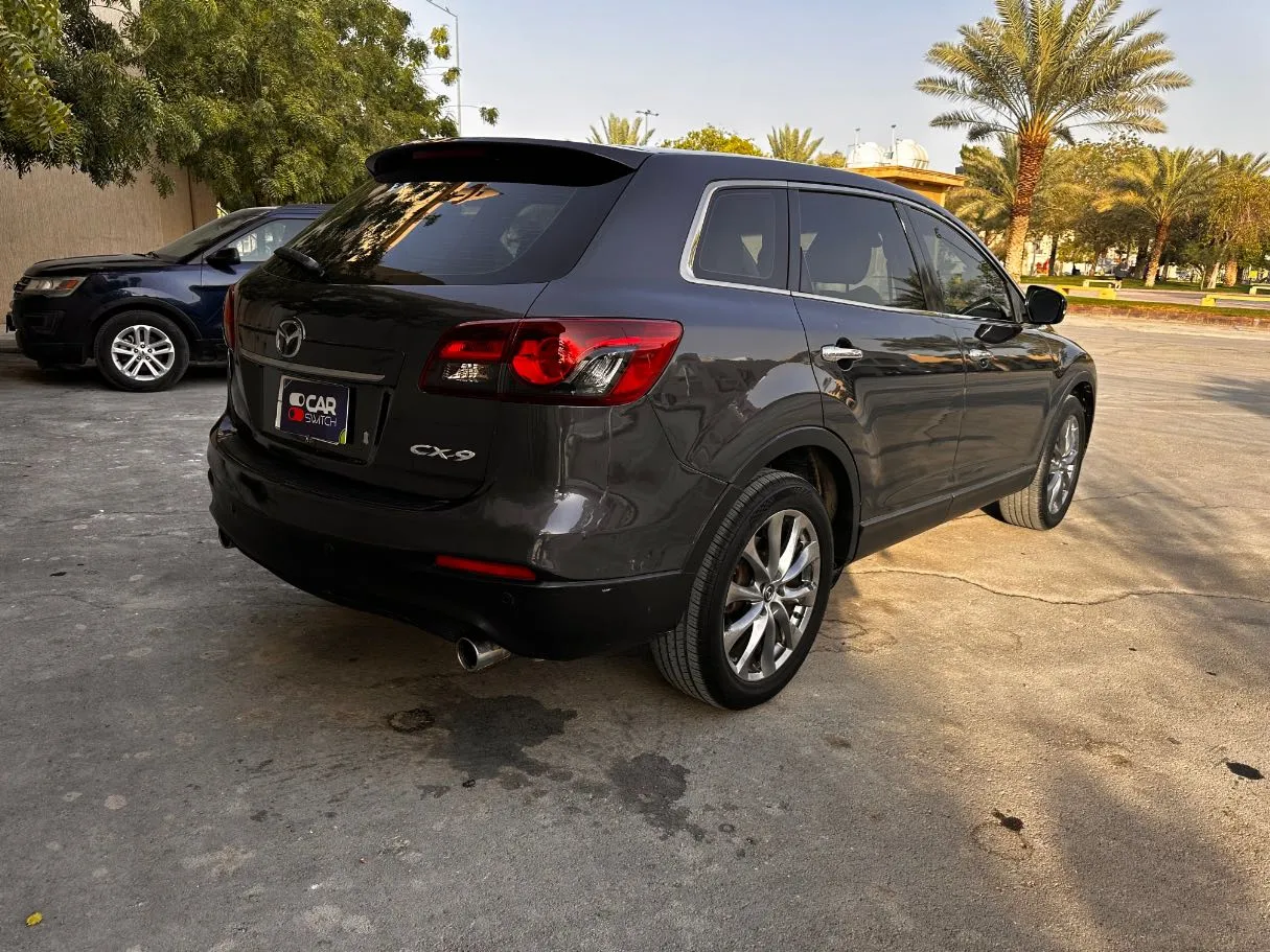 Car image 5