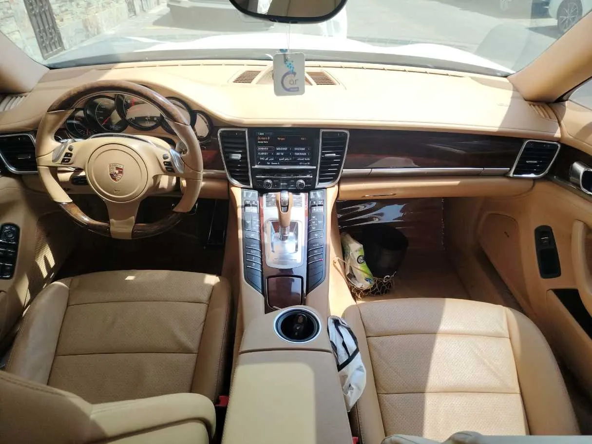 Car image 20