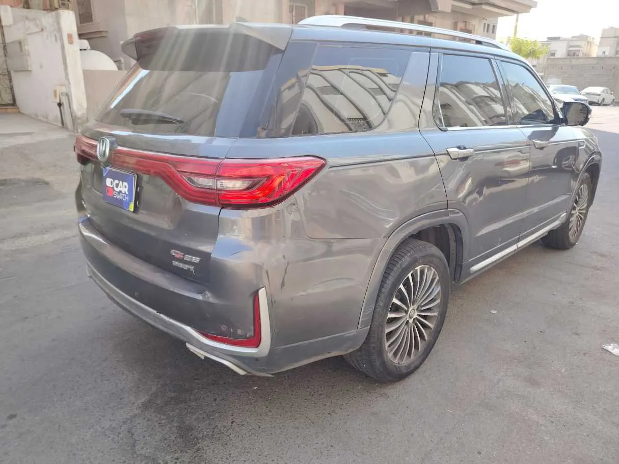 Car image 5