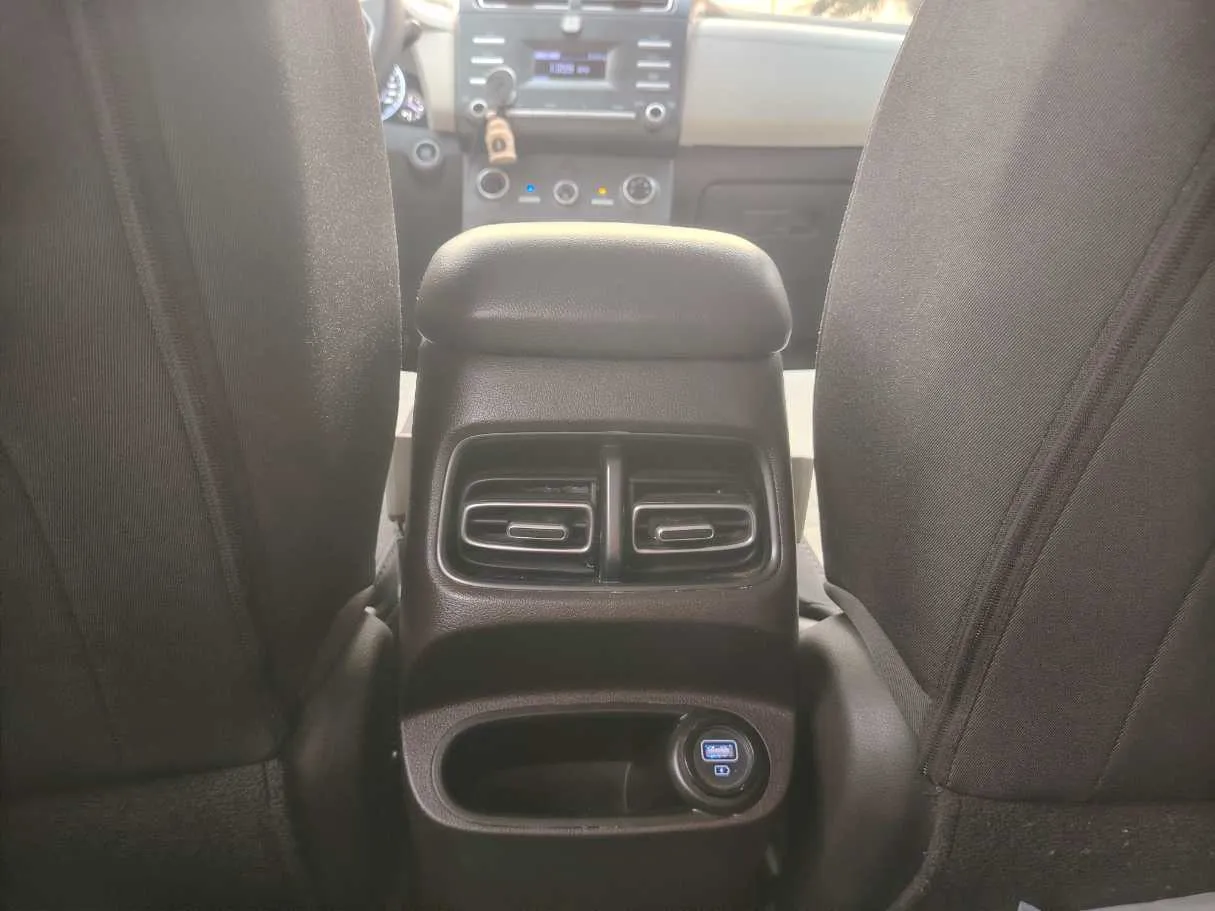 Car image 25