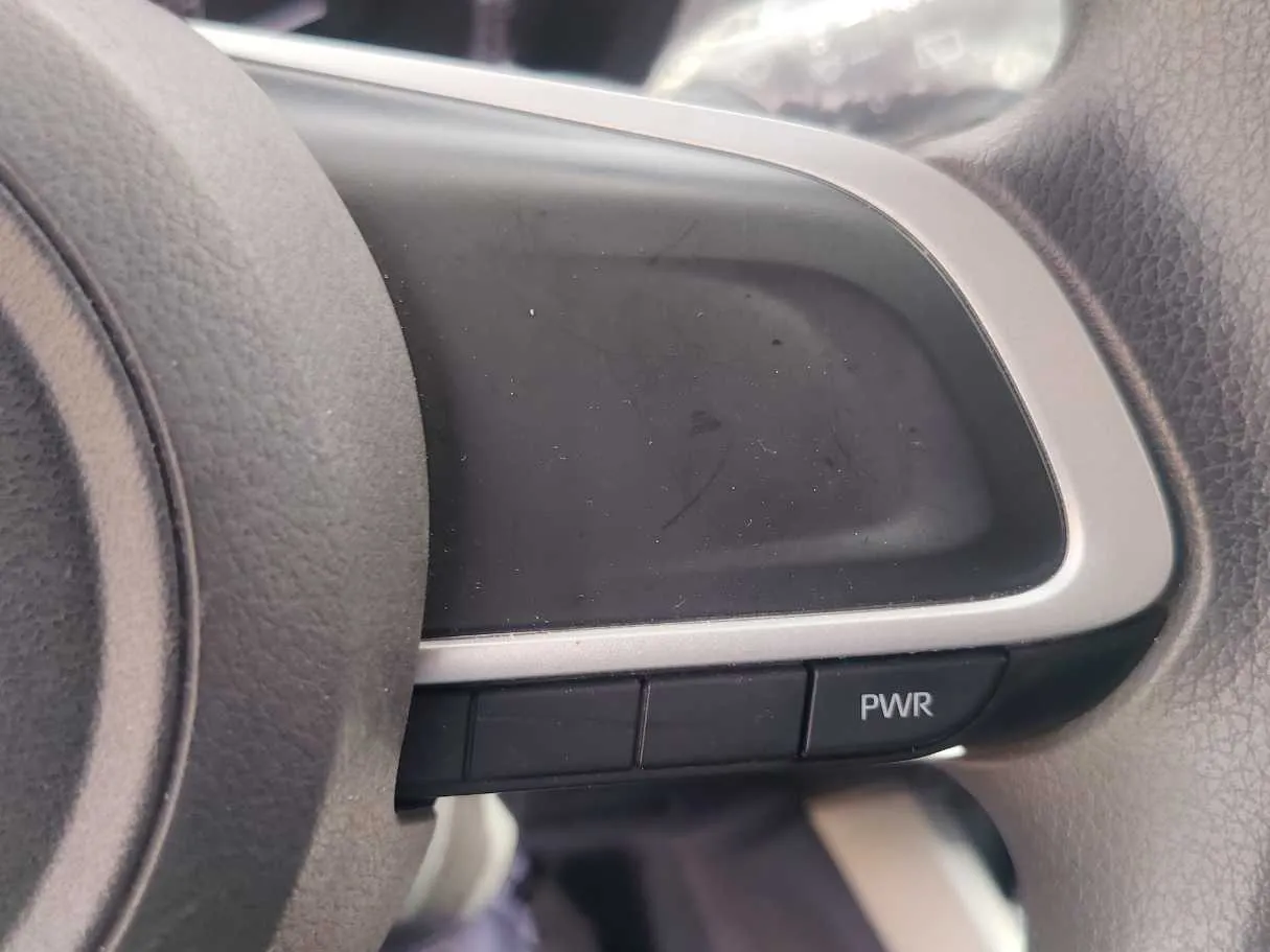 Car image 33
