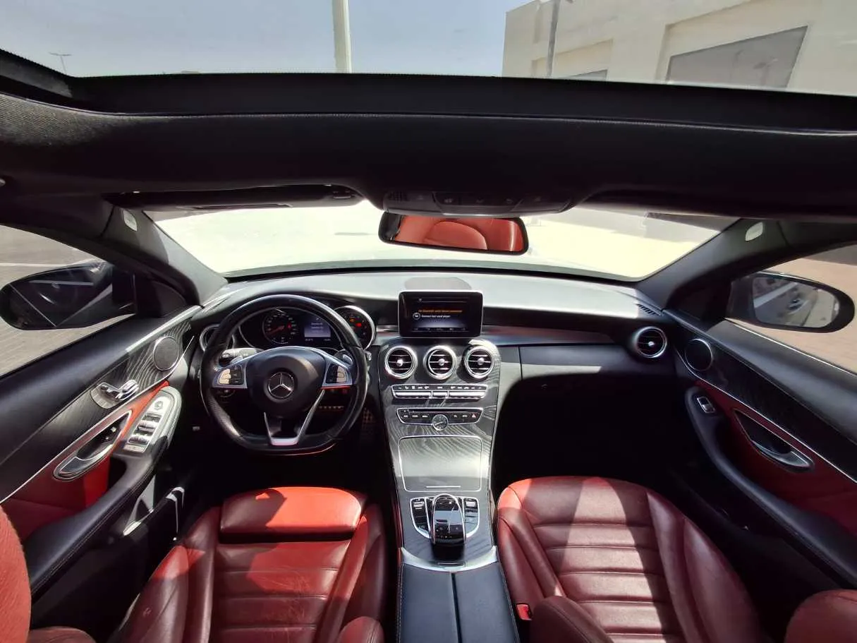 Car image 14